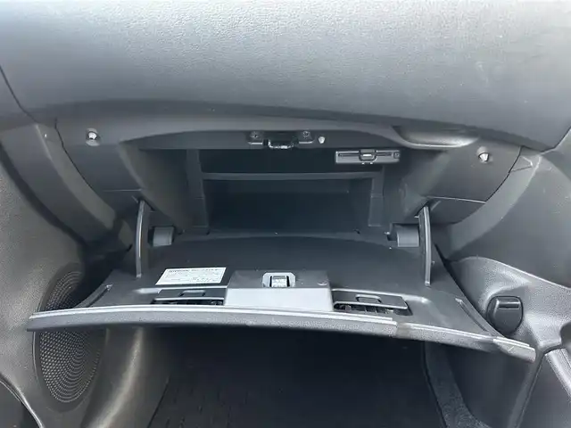 日産 ノート e－パワー X Vセレクション 宮城県 2020(令2)年 6万km プレミアムコロナオレンジ インテリジェントクルーズコントロールセット/・インテリジェントクルーズコントロール/・車線逸脱防止支援システム/＝＝＝/インテリジェントエマージェンシーブレーキ/車線逸脱警報/踏み間違い衝突防止アシスト/フロント＆バックソナー/純正ナビ（MM319D-W）/・CD/DVD/・Bluetooth/・フルセグTV/ドライブレコーダー/ETC/LEDヘッドランプ/ハイビームアシスト/オートライト/スマートキー＆プッシュスタート/助手席回転シート/電動格納ミラー/純正15インチAW/純正フロアマット/Wエアバッグ