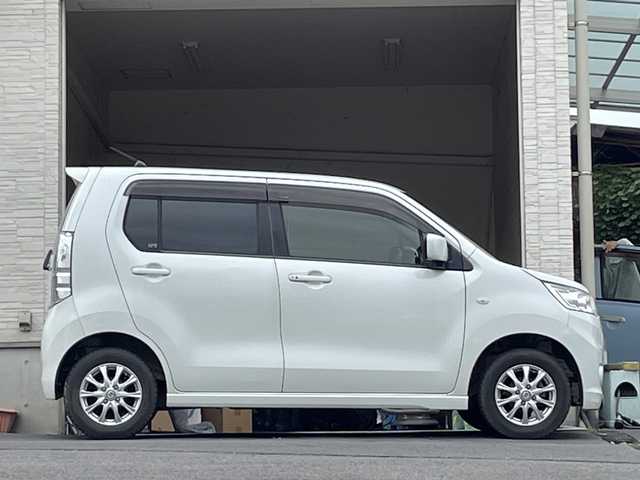 スズキ ワゴンＲ スティングレー X 大分県 2013(平25)年 8.4万km パールホワイト 社外ナビ/フルセグTV/Bluetooth/DVD/社外ETC/純正フロアマット/オートライト/スマートキー