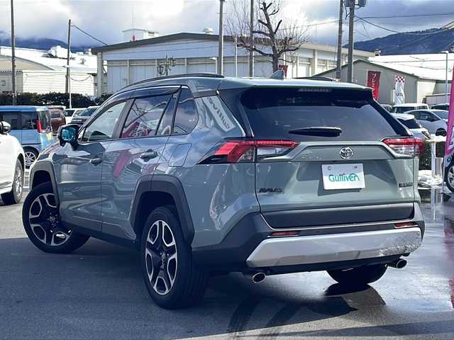 トヨタ ＲＡＶ４ アドベンチャー 長野県 2020(令2)年 2.1万km アーバンカーキ 4WD/純正SDナビ/フルセグテレビ/BluetoothAudio/純正19インチアルミホイール/クルーズコントロール/衝突被害軽減システム/横滑り防止システム/電子パーキングブレーキ/ステアリングヒーター/電動リアゲート/レーンキープアシスト/コーナーセンサー/LEDオートライト/オートハイビーム/前後ドラレコ/ETC