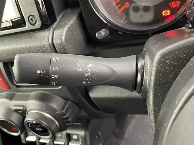 スズキ ジムニー XC 埼玉県 2021(令3)年 1.9万km ブルーイッシュブラックパール3 純正ナビ　CN-RZ866/(Bluetooth/USB/CD/DVD/ipod/AM/FM)/地デジフルセグ/ETC/4WD/クルーズコントロール/車線逸脱警報/アイドリングストップ/ヘッドライトウォッシャー/前席シートヒーター/ステアリングリモコン/プッシュスタート/ルーフキャリア/純正フロアマット/純正16インチアルミホイール
