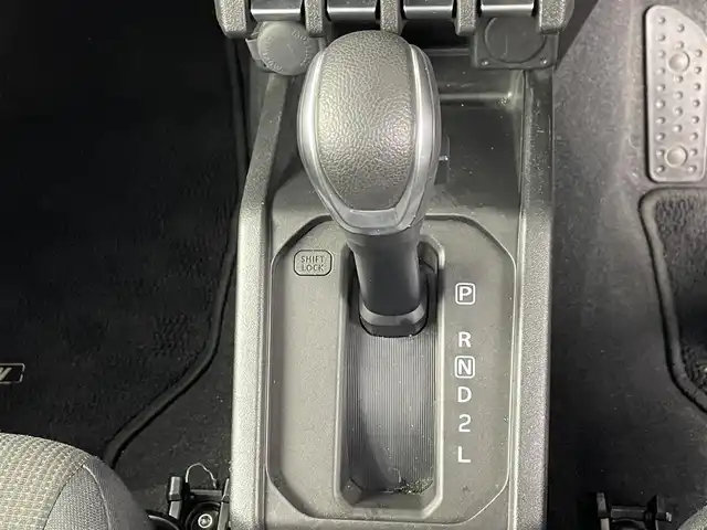 スズキ ジムニー XC 埼玉県 2021(令3)年 1.9万km ブルーイッシュブラックパール3 純正ナビ　CN-RZ866/(Bluetooth/USB/CD/DVD/ipod/AM/FM)/地デジフルセグ/ETC/4WD/クルーズコントロール/車線逸脱警報/アイドリングストップ/ヘッドライトウォッシャー/前席シートヒーター/ステアリングリモコン/プッシュスタート/ルーフキャリア/純正フロアマット/純正16インチアルミホイール