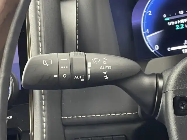 トヨタ アルファード Z 埼玉県 2023(令5)年 1.1万km プラチナホワイトパールマイカ ガラスルーフ　ユニバーサルステップ　純正１４インチディスプレイオーディオ　フリップダウンモニター　パノラミックビューモニター　セーフティセンス　ミラー型前後ドラレコ　ワイヤレス充電　メモリシート　シートヒーター　ベンチレーション　両側パワースライドドア  スマートキー　オートライト　純正アルミホイール　LEDヘッドライト 地デジフルセグＴＶ