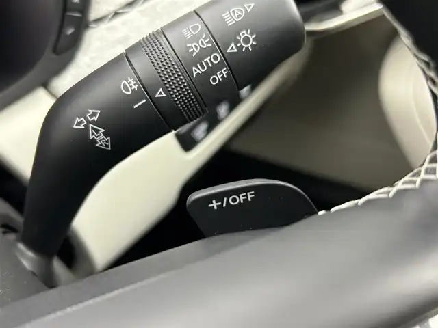 マツダ ＣＸ－６０ XD HV プレミアムモダン 道央・札幌 2023(令5)年 1.2万km ロジウムホワイトプレミアムメタリック ・４WD/・サンルーフ/・BOSEサウンド/・メーカーナビ/　BT/SD/HDMI/フルセグ/・全方位カメラ/・前後ドライブレコーダー/・i-ACTIVSENSE/・Mi-DRIVE/・ドライバーモニタリング/・レーダークルーズコントロール/・レーンキープアシスト/・オートハイビーム/・BSM/・レザーシート/・前席パワーシート/・前席エア/シートヒーター/・LEDヘッドライト/・オートライト/・プッシュスタート/・スマートキー/・純正フロアマット/・ドアバイザー