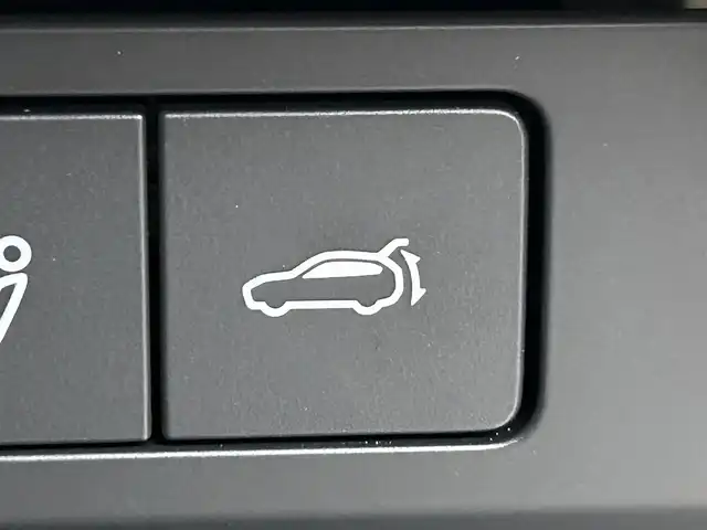 マツダ ＣＸ－６０ XD HV プレミアムモダン 道央・札幌 2023(令5)年 1.2万km ロジウムホワイトプレミアムメタリック ・４WD/・サンルーフ/・BOSEサウンド/・メーカーナビ/　BT/SD/HDMI/フルセグ/・全方位カメラ/・前後ドライブレコーダー/・i-ACTIVSENSE/・Mi-DRIVE/・ドライバーモニタリング/・レーダークルーズコントロール/・レーンキープアシスト/・オートハイビーム/・BSM/・レザーシート/・前席パワーシート/・前席エア/シートヒーター/・LEDヘッドライト/・オートライト/・プッシュスタート/・スマートキー/・純正フロアマット/・ドアバイザー