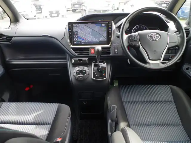 トヨタ ノア Si 千葉県 2014(平26)年 7.5万km ブラック 205/60R16/両側パワースライドドア/社外メモリーナビ/地デジTV/【DVD/CD再生機能　Bluetooth接続】/バックカメラ/ドライブレコーダー（前後撮影）/革巻きステアリング/ETC/LEDヘッドライト/フォグライト/ウインカーミラー/純正16インチアルミホイル/スマートキー