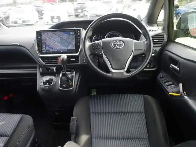 トヨタ ノア Si 千葉県 2014(平26)年 7.5万km ブラック 205/60R16/両側パワースライドドア/社外メモリーナビ/地デジTV/【DVD/CD再生機能　Bluetooth接続】/バックカメラ/ドライブレコーダー（前後撮影）/革巻きステアリング/ETC/LEDヘッドライト/フォグライト/ウインカーミラー/純正16インチアルミホイル/スマートキー