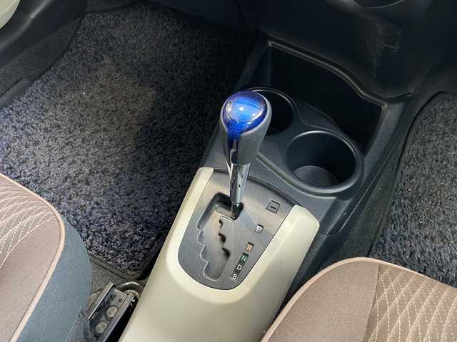 トヨタ アクア G 愛知県 2014(平26)年 5.7万km ブラックマイカ 純正ナビ/ワンセグ/Bluetooth/オートライト/ETC/アイドリングストップ/横滑り防止装置/スマートキー/プッシュスタート