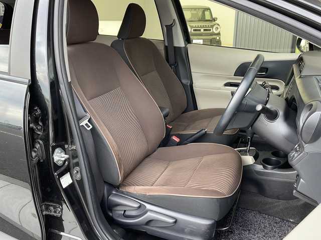 トヨタ アクア G 愛知県 2014(平26)年 5.7万km ブラックマイカ 純正ナビ/ワンセグ/Bluetooth/オートライト/ETC/アイドリングストップ/横滑り防止装置/スマートキー/プッシュスタート