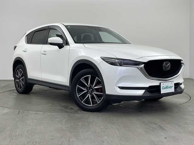 マツダ ＣＸ－５ 25S Lパッケージ 兵庫県 2017(平29)年 6.4万km スノーフレイクホワイトパールマイカ ・純正SDナビ/CD/DVD/Bluetooth/USB/AUX/・レーダークルーズコントロール/・バックカメラ/・サイドカメラ/・LEDヘッドライト/・オートライト/・ヘッドアップディスプレイ/・衝突被害軽減システム/・ブラインドスポットモニター/・前後コーナーセンサー/・レーンキープアシスト/・レザーシート/・パワーシート（D席＋N席）/・メモリシート（D席）/・全席ヒートシーター/・パワーバックドア/・純正19インチアルミホイール/・純正フロアマット/・革巻きステアリング/・ステアリングリモコン/・ステアリングヒーター/・ETC/・アイドリングストップ/・スマートキー