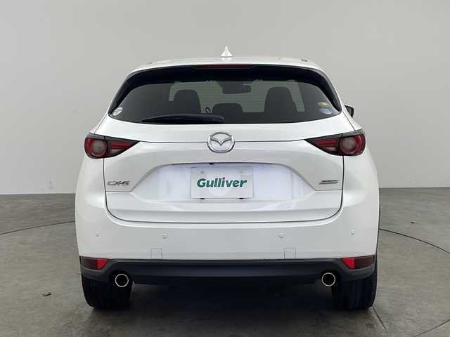 マツダ ＣＸ－５ 25S Lパッケージ 兵庫県 2017(平29)年 6.4万km スノーフレイクホワイトパールマイカ ・純正SDナビ/CD/DVD/Bluetooth/USB/AUX/・レーダークルーズコントロール/・バックカメラ/・サイドカメラ/・LEDヘッドライト/・オートライト/・ヘッドアップディスプレイ/・衝突被害軽減システム/・ブラインドスポットモニター/・前後コーナーセンサー/・レーンキープアシスト/・レザーシート/・パワーシート（D席＋N席）/・メモリシート（D席）/・全席ヒートシーター/・パワーバックドア/・純正19インチアルミホイール/・純正フロアマット/・革巻きステアリング/・ステアリングリモコン/・ステアリングヒーター/・ETC/・アイドリングストップ/・スマートキー