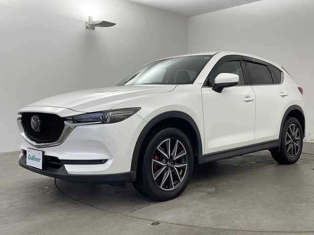 マツダ ＣＸ－５ 25S Lパッケージ 兵庫県 2017(平29)年 6.4万km スノーフレイクホワイトパールマイカ ・純正SDナビ/CD/DVD/Bluetooth/USB/AUX/・レーダークルーズコントロール/・バックカメラ/・サイドカメラ/・LEDヘッドライト/・オートライト/・ヘッドアップディスプレイ/・衝突被害軽減システム/・ブラインドスポットモニター/・前後コーナーセンサー/・レーンキープアシスト/・レザーシート/・パワーシート（D席＋N席）/・メモリシート（D席）/・全席ヒートシーター/・パワーバックドア/・純正19インチアルミホイール/・純正フロアマット/・革巻きステアリング/・ステアリングリモコン/・ステアリングヒーター/・ETC/・アイドリングストップ/・スマートキー