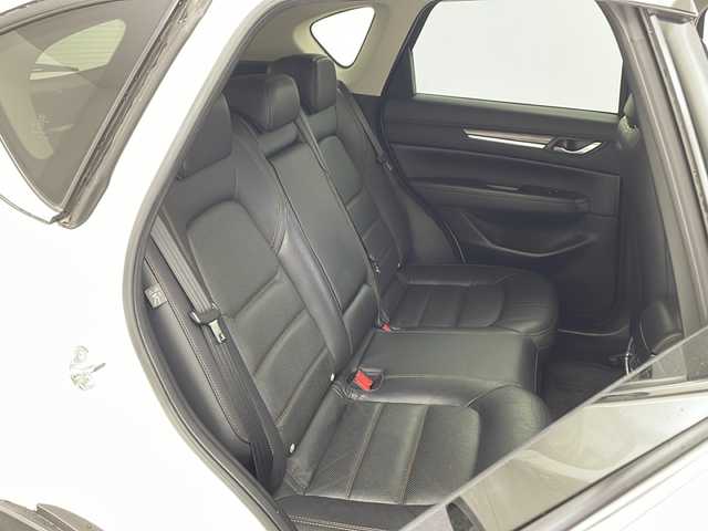 マツダ ＣＸ－５ 25S Lパッケージ 兵庫県 2017(平29)年 6.4万km スノーフレイクホワイトパールマイカ ・純正SDナビ/CD/DVD/Bluetooth/USB/AUX/・レーダークルーズコントロール/・バックカメラ/・サイドカメラ/・LEDヘッドライト/・オートライト/・ヘッドアップディスプレイ/・衝突被害軽減システム/・ブラインドスポットモニター/・前後コーナーセンサー/・レーンキープアシスト/・レザーシート/・パワーシート（D席＋N席）/・メモリシート（D席）/・全席ヒートシーター/・パワーバックドア/・純正19インチアルミホイール/・純正フロアマット/・革巻きステアリング/・ステアリングリモコン/・ステアリングヒーター/・ETC/・アイドリングストップ/・スマートキー