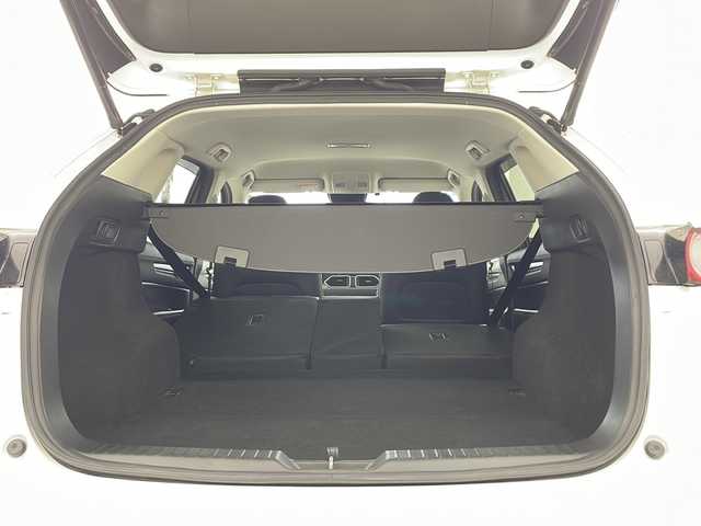 マツダ ＣＸ－５ 25S Lパッケージ 兵庫県 2017(平29)年 6.4万km スノーフレイクホワイトパールマイカ ・純正SDナビ/CD/DVD/Bluetooth/USB/AUX/・レーダークルーズコントロール/・バックカメラ/・サイドカメラ/・LEDヘッドライト/・オートライト/・ヘッドアップディスプレイ/・衝突被害軽減システム/・ブラインドスポットモニター/・前後コーナーセンサー/・レーンキープアシスト/・レザーシート/・パワーシート（D席＋N席）/・メモリシート（D席）/・全席ヒートシーター/・パワーバックドア/・純正19インチアルミホイール/・純正フロアマット/・革巻きステアリング/・ステアリングリモコン/・ステアリングヒーター/・ETC/・アイドリングストップ/・スマートキー
