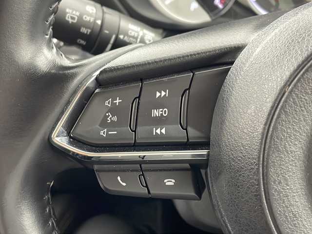マツダ ＣＸ－５ 25S Lパッケージ 兵庫県 2017(平29)年 6.4万km スノーフレイクホワイトパールマイカ ・純正SDナビ/CD/DVD/Bluetooth/USB/AUX/・レーダークルーズコントロール/・バックカメラ/・サイドカメラ/・LEDヘッドライト/・オートライト/・ヘッドアップディスプレイ/・衝突被害軽減システム/・ブラインドスポットモニター/・前後コーナーセンサー/・レーンキープアシスト/・レザーシート/・パワーシート（D席＋N席）/・メモリシート（D席）/・全席ヒートシーター/・パワーバックドア/・純正19インチアルミホイール/・純正フロアマット/・革巻きステアリング/・ステアリングリモコン/・ステアリングヒーター/・ETC/・アイドリングストップ/・スマートキー