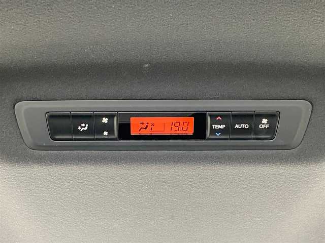 トヨタ ヴォクシー ZS 煌Ⅱ 岐阜県 2019(平31)年 5.8万km ホワイトパールクリスタルシャイン 特別仕様車/トヨタセーフティセンス/・プリクラッシュセーフティ【PCS】/・オートマチックハイビーム【AHB】/・レーンディパーチャーアラート【LDA】/クルーズコントロール/クリアランスソナー前後/純正SDナビ（NSZT-W68T）/（フルセグTV/CD/DVD/Bluetooth）/バックカメラ/両側パワースライドドア/Bi-Beam LEDヘッドライト/革巻きステアリング/MTモード付AT/リヤオートエアコン/純正16インチAW/純正フロアマット/純正ドアバイザー/純正ドライブレコーダー/純正ビルトインETC