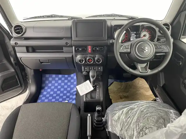 スズキ ジムニー XC 埼玉県 2025(令7)年 0.1万km未満 ミディアムグレー 届出済未使用車/４WD/クルーズコントロール/前席シートヒーター/純正１６インチAW/プッシュスタート/スマートキー/スペアキー１本