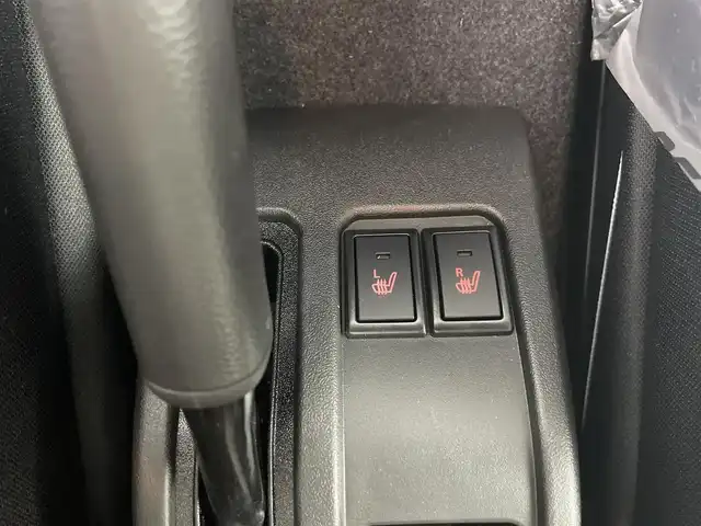 スズキ ジムニー XC 埼玉県 2025(令7)年 0.1万km未満 ミディアムグレー 届出済未使用車/４WD/クルーズコントロール/前席シートヒーター/純正１６インチAW/プッシュスタート/スマートキー/スペアキー１本