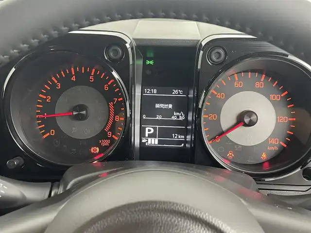 スズキ ジムニー XC 埼玉県 2025(令7)年 0.1万km未満 ミディアムグレー 届出済未使用車/４WD/クルーズコントロール/前席シートヒーター/純正１６インチAW/プッシュスタート/スマートキー/スペアキー１本