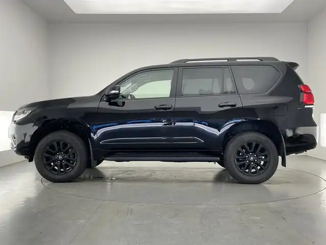 トヨタ ランドクルーザー プラド TX Lパッケージ マットブラED 愛知県 2022(令4)年 1.6万km ブラック 純正９インチナビ　ＴＶ　ムーンルーフ　全方位カメラ　黒革シート　ＢＳＭ　温・冷シート　パワーシート　レーダークルコン　ウッドコンビハンドル　ビルトインＥＴＣ　前後ドライブレコーダー　ＬＥＤヘッドライト