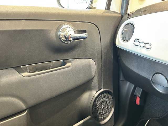 フィアット ５００ 1．2 ポップ 福岡県 2018(平30)年 5.1万km 白 カロッツェリアナビＡＶＩＣ－ＲＺ８０１　/バックカメラ　/フルセグＴＶ　/ＢｌｕｅＴｏｏｔｈ接続　/ＵＳＢ　/ＡＵＸ　/ＣＤ／ＤＶＤ再生　/アイドリングストップ　/リモコンキー　/スペアキー　/ＥＴＣ　/ワンオーナー