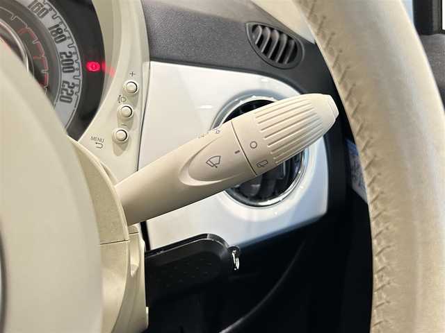 フィアット ５００ 1．2 ポップ 福岡県 2018(平30)年 5.1万km 白 カロッツェリアナビＡＶＩＣ－ＲＺ８０１　/バックカメラ　/フルセグＴＶ　/ＢｌｕｅＴｏｏｔｈ接続　/ＵＳＢ　/ＡＵＸ　/ＣＤ／ＤＶＤ再生　/アイドリングストップ　/リモコンキー　/スペアキー　/ＥＴＣ　/ワンオーナー
