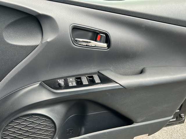 トヨタ プリウス Sツーリングセレクション 茨城県 2020(令2)年 3.1万km アティチュードブラックマイカ フルエアロパーツ/純正7インチSDナビ/AM/FM/フルセグTV/BT/SD/CD/バックカメラ/前後コーナーセンサー/横滑り防止装置/レーンキープアシスト/盗難防止装置/追従機能付きクルーズコントロール/LEDオートライト/オートマチックハイビーム/黒レザーシート/シートヒーター/ステアリングリモコン/スマートキー/プッシュスタート/アイドリング/パーキングアシスト/ドライブレコーダー/ビルドインＥＴＣ