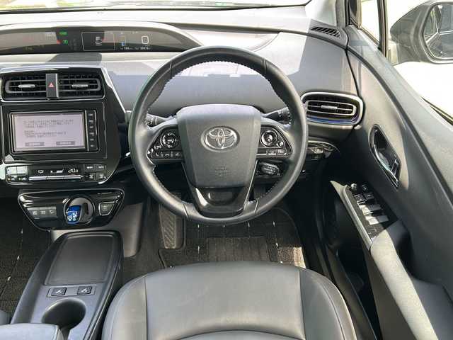 トヨタ プリウス Sツーリングセレクション 茨城県 2020(令2)年 3.1万km アティチュードブラックマイカ フルエアロパーツ/純正7インチSDナビ/AM/FM/フルセグTV/BT/SD/CD/バックカメラ/前後コーナーセンサー/横滑り防止装置/レーンキープアシスト/盗難防止装置/追従機能付きクルーズコントロール/LEDオートライト/オートマチックハイビーム/黒レザーシート/シートヒーター/ステアリングリモコン/スマートキー/プッシュスタート/アイドリング/パーキングアシスト/ドライブレコーダー/ビルドインＥＴＣ