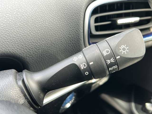 トヨタ プリウス Sツーリングセレクション 茨城県 2020(令2)年 3.1万km アティチュードブラックマイカ フルエアロパーツ/純正7インチSDナビ/AM/FM/フルセグTV/BT/SD/CD/バックカメラ/前後コーナーセンサー/横滑り防止装置/レーンキープアシスト/盗難防止装置/追従機能付きクルーズコントロール/LEDオートライト/オートマチックハイビーム/黒レザーシート/シートヒーター/ステアリングリモコン/スマートキー/プッシュスタート/アイドリング/パーキングアシスト/ドライブレコーダー/ビルドインＥＴＣ
