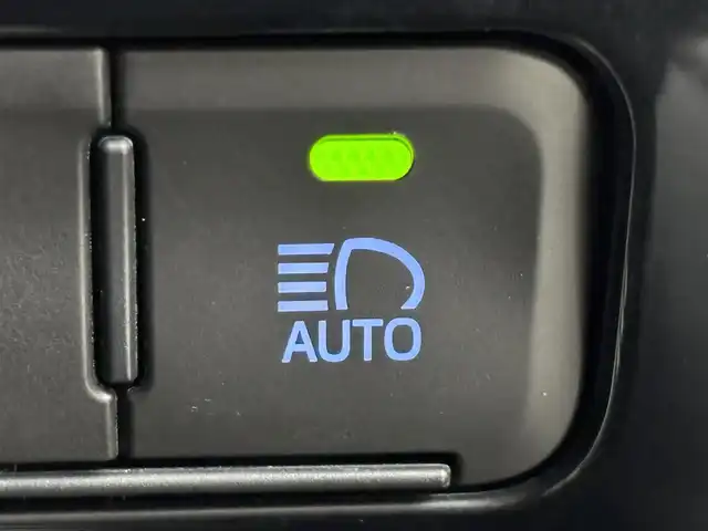 トヨタ プリウス Sツーリングセレクション 福岡県 2020(令2)年 3.1万km アティチュードブラックマイカ モデリスタエアロ　/純正ＳＤナビ　/バックカメラ　/ビルトインＥＴＣ　/ドライブレコーダー　/衝突軽減　/レーダークルーズコントロール　/コーナーセンサー　/レーンキープ　/オートマチックハイビーム　/シートヒーター