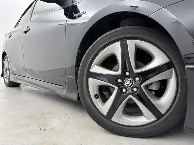 トヨタ プリウス Sツーリングセレクション 福岡県 2020(令2)年 3.1万km アティチュードブラックマイカ モデリスタエアロ　/純正ＳＤナビ　/バックカメラ　/ビルトインＥＴＣ　/ドライブレコーダー　/衝突軽減　/レーダークルーズコントロール　/コーナーセンサー　/レーンキープ　/オートマチックハイビーム　/シートヒーター