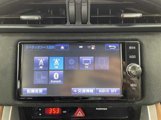 トヨタ ８６ GT リミテッド ブラックPKG 群馬県 2018(平30)年 9.2万km クリスタルホワイトパール 〈GT”Limited・Black Package”〉/・brembo専用17インチアルミホイール(ブラック塗装、センターオーナメント)/・brembo製ベンチレーテッドディスクブレーキ(フロント/リヤ)/・リヤスポイラー/・リヤフォグランプ/・LEDフォグランプ/・革巻きシフトレバーノブ＆パーキングブレーキレバー/―――――――――/トヨタ純正ナビ(型式：NSZT-W66T)/・フルセグTV/BT/CD/DVD/AM/FM/バックカメラ/TOM’Sエアロ(フロント/サイド)/TRDマフラー/ETC/ドライブレコーダー/シートヒーター/クルーズコントロール/社外コーナーセンサー/LEDヘッドライト/プッシュスタート/スマートキー/ヒルスタートアシストコントロール/走行制御モードスイッチ/左右独立温度コントロールフルオートエアコン