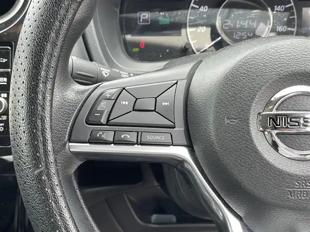 日産 ノート e－パワー X 滋賀県 2018(平30)年 5.1万km プレミアムコロナオレンジ 純正７インチナビ/（Bluetooth/CD/DVD/フルセグTV/SD/AUX）/全方位カメラ/衝突軽減装置/レーンキープアシスト/デジタルインナーミラー/ＥＴＣ/プッシュスタート/スマートキー/ステアリングリモコン/純正マット/オートライト