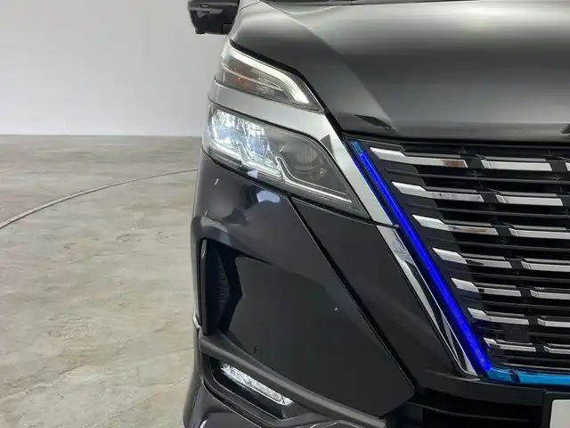 日産 セレナ e－パワー ハイウェイスター V 群馬県 2022(令4)年 1.8万km ダイヤモンドブラック 純正10型ナビ　純正11型後席モニター　全周囲カメラ　デジタルインナーミラー　プロパイロット　ハンズフリー両側電動スライドドア　純正ドライブレコーダー　電動サイドブレーキ　LED フォグ　禁煙車