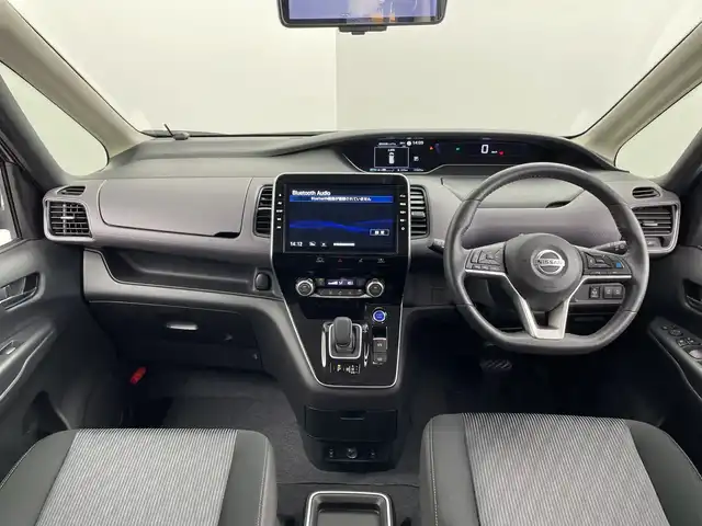 日産 セレナ e－パワー ハイウェイスター V 群馬県 2022(令4)年 1.8万km ダイヤモンドブラック 純正10型ナビ　純正11型後席モニター　全周囲カメラ　デジタルインナーミラー　プロパイロット　ハンズフリー両側電動スライドドア　純正ドライブレコーダー　電動サイドブレーキ　LED フォグ　禁煙車