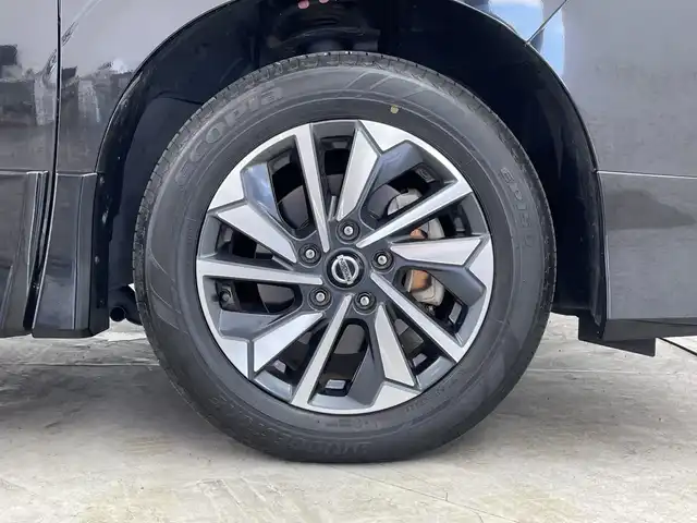 日産 セレナ e－パワー ハイウェイスター V 群馬県 2022(令4)年 1.8万km ダイヤモンドブラック 純正10型ナビ　純正11型後席モニター　全周囲カメラ　デジタルインナーミラー　プロパイロット　ハンズフリー両側電動スライドドア　純正ドライブレコーダー　電動サイドブレーキ　LED フォグ　禁煙車