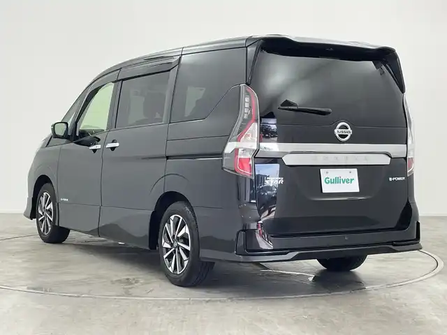 日産 セレナ e－パワー ハイウェイスター V 群馬県 2022(令4)年 1.8万km ダイヤモンドブラック 純正10型ナビ　純正11型後席モニター　全周囲カメラ　デジタルインナーミラー　プロパイロット　ハンズフリー両側電動スライドドア　純正ドライブレコーダー　電動サイドブレーキ　LED フォグ　禁煙車