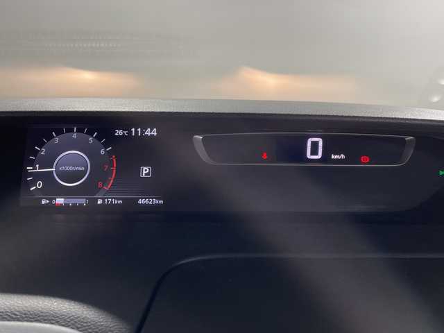 日産 セレナ ハイウェイスター 福岡県 2017(平29)年 4.7万km ダイヤモンドブラック 純正ナビ（フルセグ/CDDVD/AMFM/AUX/SD/BT）/純正フリップダウンモニター　/横滑り防止装置　/衝突被害軽減システム　/クルーズコントロール　/ドアバイザー　/スマートキー/ETC
