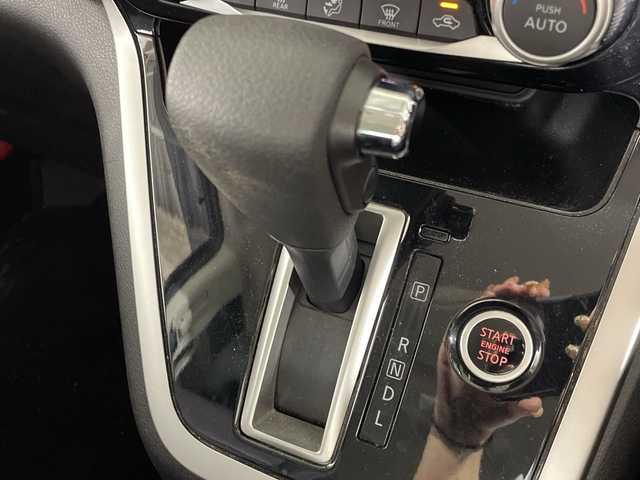 日産 セレナ ハイウェイスター 福岡県 2017(平29)年 4.7万km ダイヤモンドブラック 純正ナビ（フルセグ/CDDVD/AMFM/AUX/SD/BT）/純正フリップダウンモニター　/横滑り防止装置　/衝突被害軽減システム　/クルーズコントロール　/ドアバイザー　/スマートキー/ETC