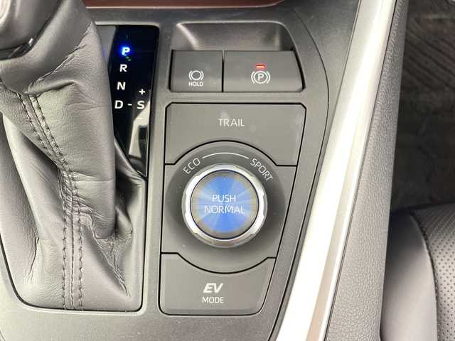 トヨタ ＲＡＶ４ ハイブリッドG 道央・札幌 2023(令5)年 2.9万km プラチナホワイトパールマイカ ・４WD /ハイブリッド/・モデリスタエアロF.S.R/・トヨタセーフティーセンス/・プリクラッシュセーフティー/・レーダークルーズコントロール/・ブラインドスポットモニター/・純正10インチディスプレイ/・ナビ.Bluetooth.フルセグ.miracast/・パノラミックビューモニター/・パワーバックドア /・レザーシート/パワーシート/・ベンチレーション/・ステアリングヒーター/・LEDライト/オートハイビーム/・ビルトインETC/・スマートキーx２