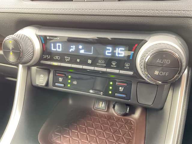 トヨタ ＲＡＶ４ ハイブリッドG 道央・札幌 2023(令5)年 2.9万km プラチナホワイトパールマイカ ・４WD /ハイブリッド/・モデリスタエアロF.S.R/・トヨタセーフティーセンス/・プリクラッシュセーフティー/・レーダークルーズコントロール/・ブラインドスポットモニター/・純正10インチディスプレイ/・ナビ.Bluetooth.フルセグ.miracast/・パノラミックビューモニター/・パワーバックドア /・レザーシート/パワーシート/・ベンチレーション/・ステアリングヒーター/・LEDライト/オートハイビーム/・ビルトインETC/・スマートキーx２