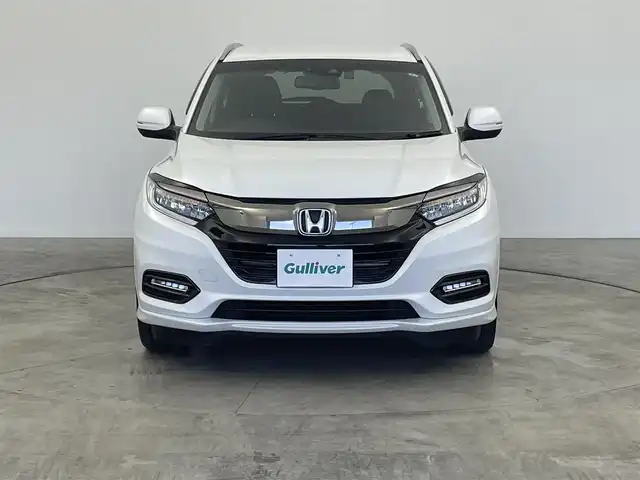 ホンダ ヴェゼル ハイブリッド Z ホンダセンシング 群馬県 2019(平31)年 3.4万km プラチナホワイトパール 純正ナビ　フルセグTV　バックモニター　ハーフレザーシート　両前席シートヒーター　ＬＥＤヘッドライト　純正ビルトインＥＴＣ　純正１７インチアルミホイール　レーンアシスト　ブラインドスポット　オートライト　レーダークルーズコントロール