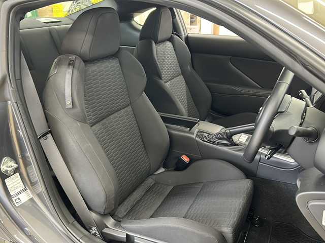 トヨタ ＧＲ８６ SZ 道央・札幌 2022(令4)年 2.4万km マグネタイトグレーメタリック ・ワンオーナー/・純正ナビ/ワンセグTV/CD/BT/・バックカメラ/・クルーズコントロール/・LEDヘッドライト/・ETC/・横滑り防止/・プッシュスタート/・スマートキー/・電格ミラー/・ミラーヒーター
