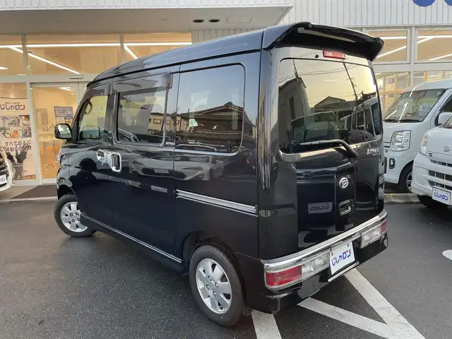 ダイハツ アトレー ワゴン カスタム ターボ RS 大阪府 2015(平27)年 6.1万km ブラックマイカメタリック (株)IDOMが運営する【じしゃロン東大阪店】の自社ローン対象車両になります。こちらは現金ご利用時の価格です。/自社ローンご希望の方は別途その旨お申付け下さい。/ワンオーナー/KENWOODミュージックデバイス（U585SD）/（USB/AUX）/ETC/ドライブレコーダー/リモコンキー/純正フロアマット/純正13インチアルミホイール/ドアバイザー/両側スライドドア/HIDヘッドライト/スペアリモコン＆キー/取説＆保証書