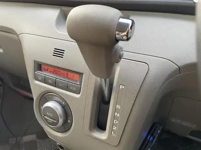 ダイハツ アトレー ワゴン カスタム ターボ RS 大阪府 2015(平27)年 6.1万km ブラックマイカメタリック (株)IDOMが運営する【じしゃロン東大阪店】の自社ローン対象車両になります。こちらは現金ご利用時の価格です。/自社ローンご希望の方は別途その旨お申付け下さい。/ワンオーナー/KENWOODミュージックデバイス（U585SD）/（USB/AUX）/ETC/ドライブレコーダー/リモコンキー/純正フロアマット/純正13インチアルミホイール/ドアバイザー/両側スライドドア/HIDヘッドライト/スペアリモコン＆キー/取説＆保証書