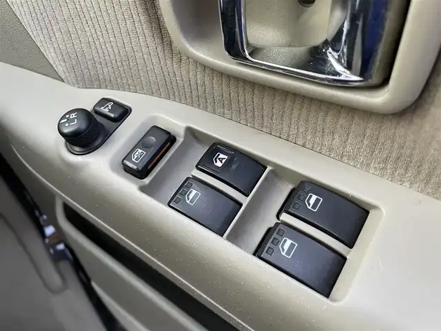 ダイハツ アトレー ワゴン カスタム ターボ RS 大阪府 2015(平27)年 6.1万km ブラックマイカメタリック (株)IDOMが運営する【じしゃロン東大阪店】の自社ローン対象車両になります。こちらは現金ご利用時の価格です。/自社ローンご希望の方は別途その旨お申付け下さい。/ワンオーナー/KENWOODミュージックデバイス（U585SD）/（USB/AUX）/ETC/ドライブレコーダー/リモコンキー/純正フロアマット/純正13インチアルミホイール/ドアバイザー/両側スライドドア/HIDヘッドライト/スペアリモコン＆キー/取説＆保証書