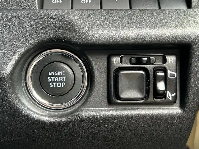 スズキ ジムニー XC 愛知県 2019(平31)年 9.7万km シフォンアイボリーメタリックブラック2トーンルーフ ワンオーナー/社外メモリナビ(FM/AM/BT/CD/DVD/フルセグ)/デュアルセンサーブレーキサポート/5MT/4WD/ターボ/ドライブレコーダー/シートヒーター/LEDヘッドライト/フォグランプ/純正AW16インチ/電動格納ミラー/クルーズコントロール/ETC/純正フロアマット/プッシュスタート/スマートキー・スペアキー１本/ステアリングリモコン/ABS/取扱説明書・保証書