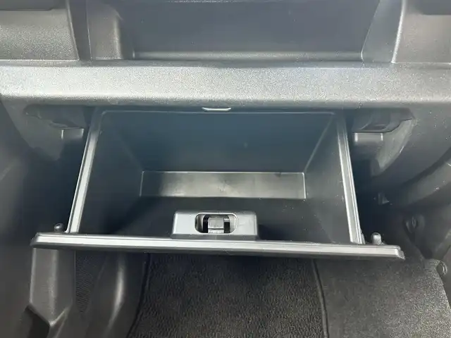 スズキ ジムニー XC 愛知県 2019(平31)年 9.7万km シフォンアイボリーメタリックブラック2トーンルーフ ワンオーナー/社外メモリナビ(FM/AM/BT/CD/DVD/フルセグ)/デュアルセンサーブレーキサポート/5MT/4WD/ターボ/ドライブレコーダー/シートヒーター/LEDヘッドライト/フォグランプ/純正AW16インチ/電動格納ミラー/クルーズコントロール/ETC/純正フロアマット/プッシュスタート/スマートキー・スペアキー１本/ステアリングリモコン/ABS/取扱説明書・保証書