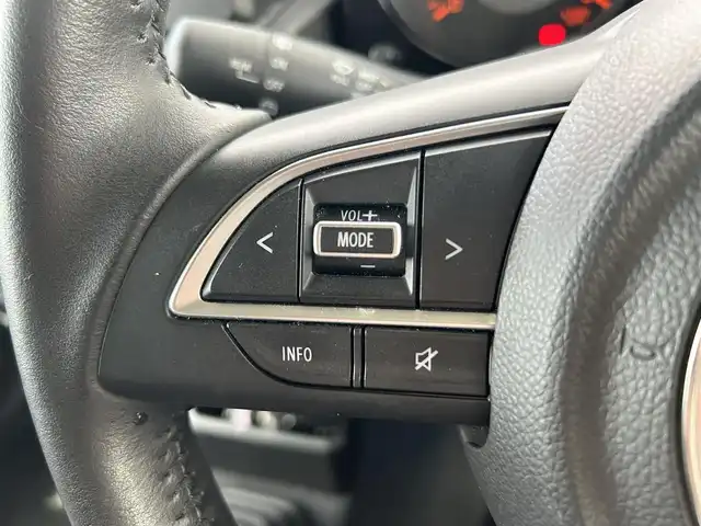 スズキ ジムニー XC 愛知県 2019(平31)年 9.7万km シフォンアイボリーメタリックブラック2トーンルーフ ワンオーナー/社外メモリナビ(FM/AM/BT/CD/DVD/フルセグ)/デュアルセンサーブレーキサポート/5MT/4WD/ターボ/ドライブレコーダー/シートヒーター/LEDヘッドライト/フォグランプ/純正AW16インチ/電動格納ミラー/クルーズコントロール/ETC/純正フロアマット/プッシュスタート/スマートキー・スペアキー１本/ステアリングリモコン/ABS/取扱説明書・保証書