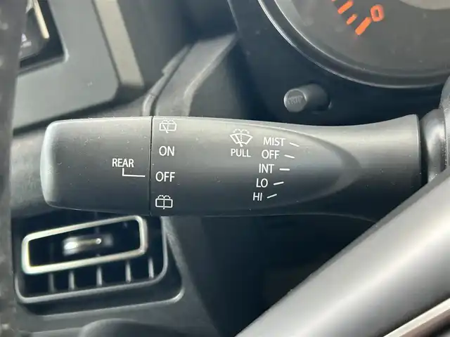 スズキ ジムニー XC 愛知県 2019(平31)年 9.7万km シフォンアイボリーメタリックブラック2トーンルーフ ワンオーナー/社外メモリナビ(FM/AM/BT/CD/DVD/フルセグ)/デュアルセンサーブレーキサポート/5MT/4WD/ターボ/ドライブレコーダー/シートヒーター/LEDヘッドライト/フォグランプ/純正AW16インチ/電動格納ミラー/クルーズコントロール/ETC/純正フロアマット/プッシュスタート/スマートキー・スペアキー１本/ステアリングリモコン/ABS/取扱説明書・保証書