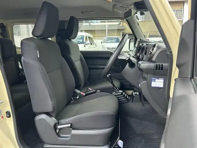 スズキ ジムニー XC 愛知県 2019(平31)年 9.7万km シフォンアイボリーメタリックブラック2トーンルーフ ワンオーナー/社外メモリナビ(FM/AM/BT/CD/DVD/フルセグ)/デュアルセンサーブレーキサポート/5MT/4WD/ターボ/ドライブレコーダー/シートヒーター/LEDヘッドライト/フォグランプ/純正AW16インチ/電動格納ミラー/クルーズコントロール/ETC/純正フロアマット/プッシュスタート/スマートキー・スペアキー１本/ステアリングリモコン/ABS/取扱説明書・保証書